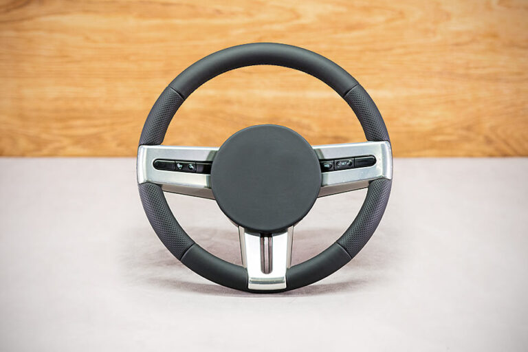 Modyfikacja i obszycie kierownicy Ford Mustang IV