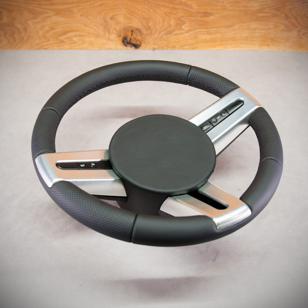 Modyfikacja i obszycie kierownicy Ford Mustang IV