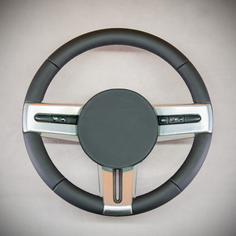 Modyfikacja i obszycie kierownicy Ford Mustang IV