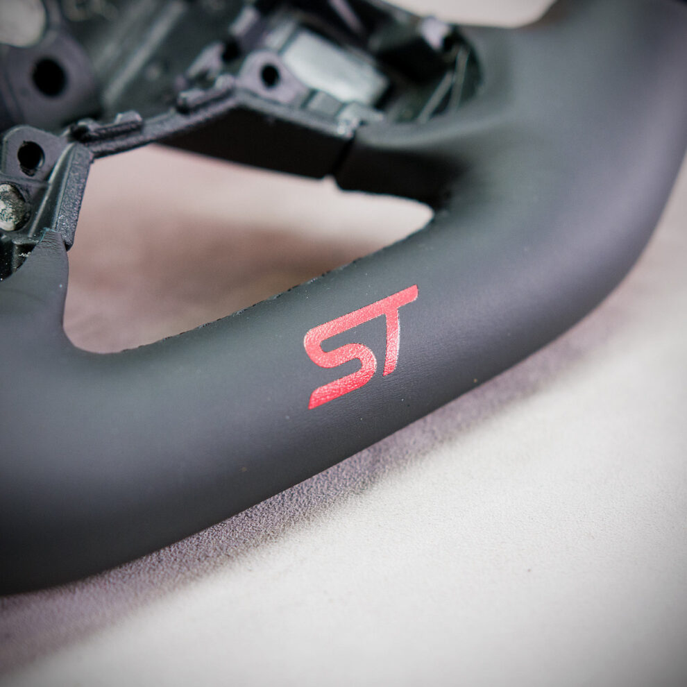 Modyfikacja i obszycie kierownicy Ford Transit Connect