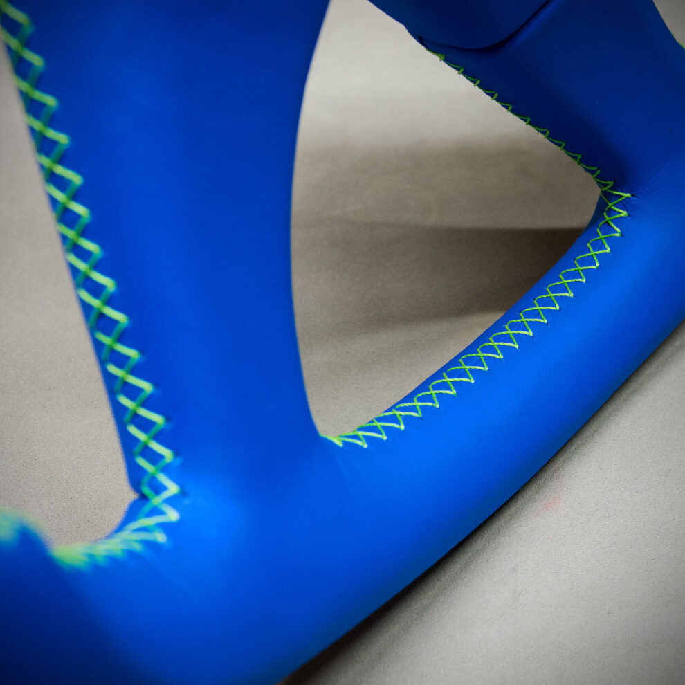 Modyfikacja i obszycie kierownicy Pilea 12E