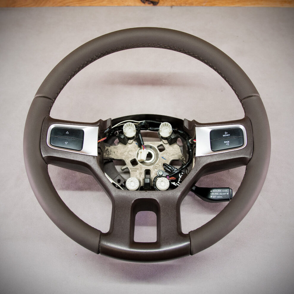 Obszycie kierownicy Dodge Ram IV