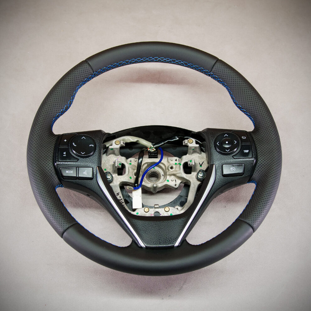 Obszycie kierownicy Toyota Auris II