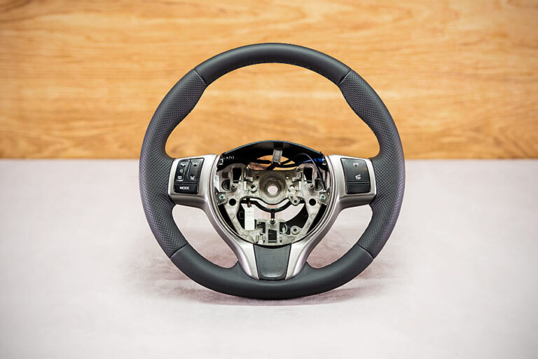 Obszycie kierownicy Toyota Yaris III