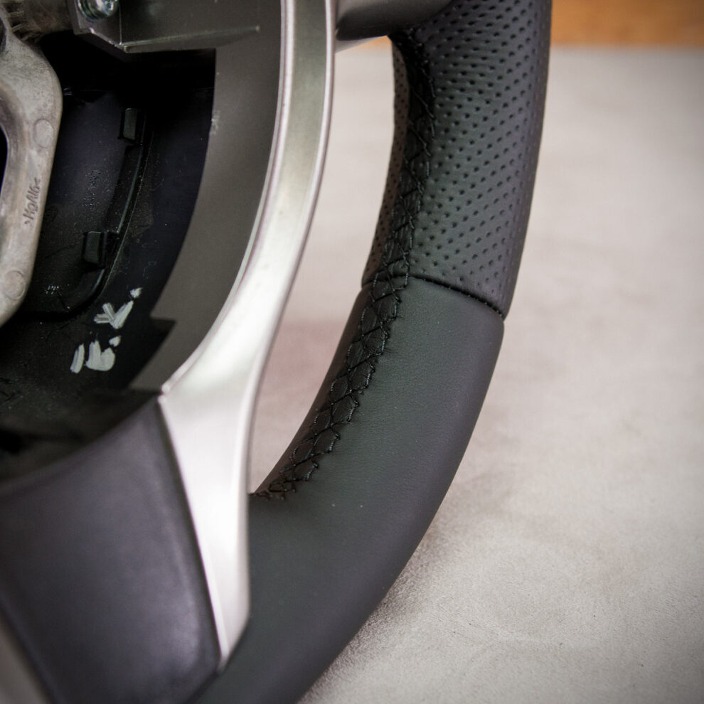 Obszycie kierownicy Toyota Yaris III