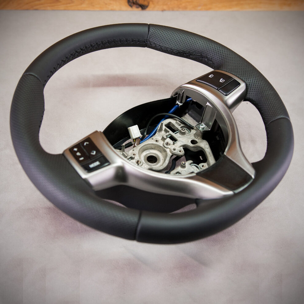Obszycie kierownicy Toyota Yaris III