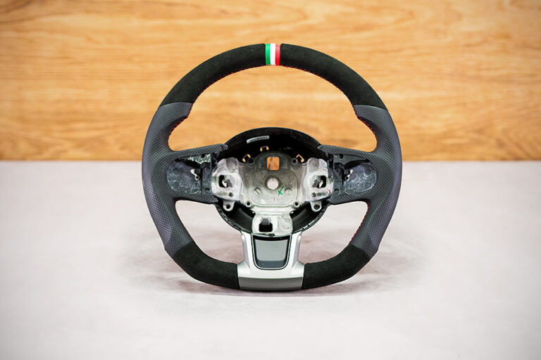 Modyfikacja i obszycie kierownicy Abarth 595