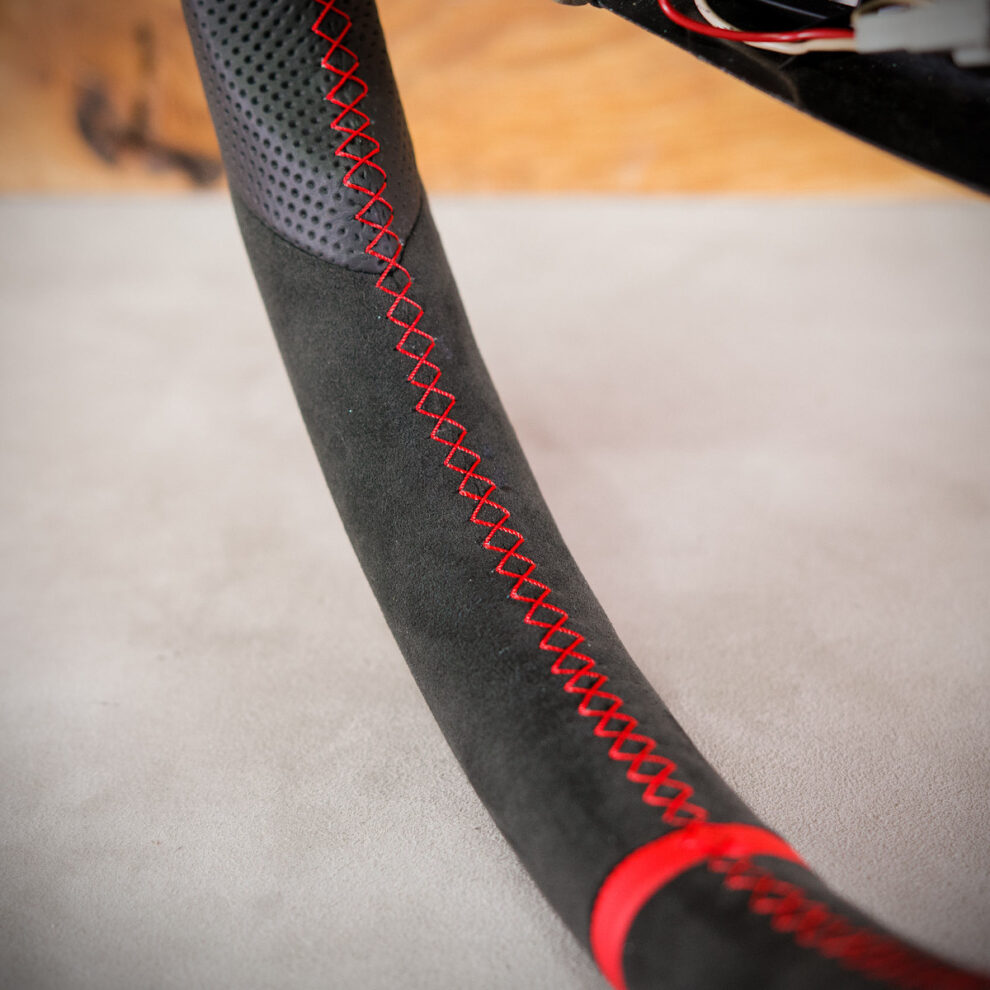 Modyfikacja i obszycie kierownicy Renault Megane II