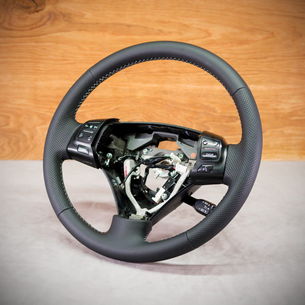 Obszycie kierownicy Lexus GS