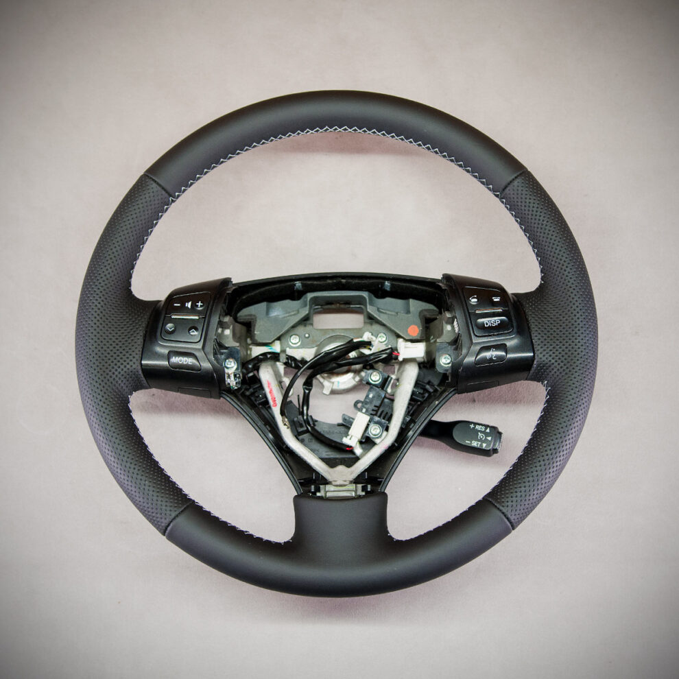 Obszycie kierownicy Lexus GS