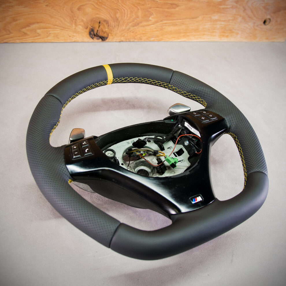 Modyfikacja i obszycie kierownicy BMW E93