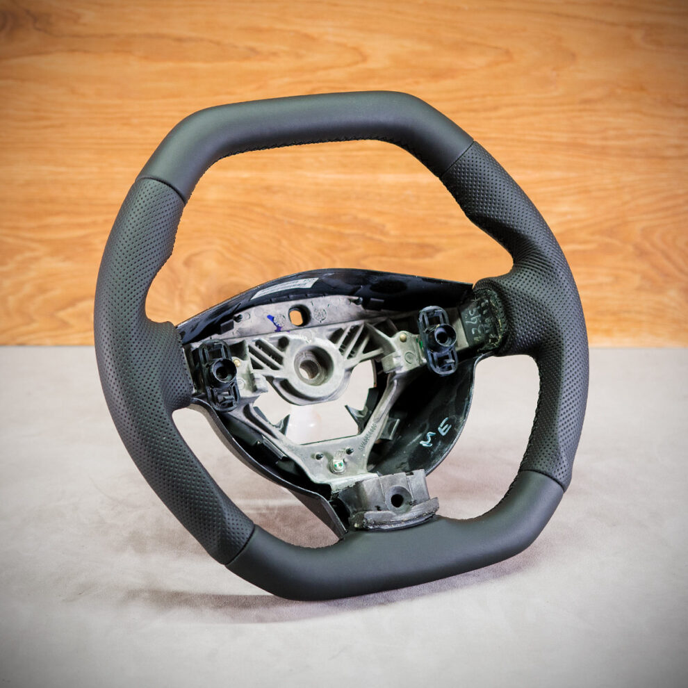 Modyfikacja i obszycie kierownicy Nissan NV200