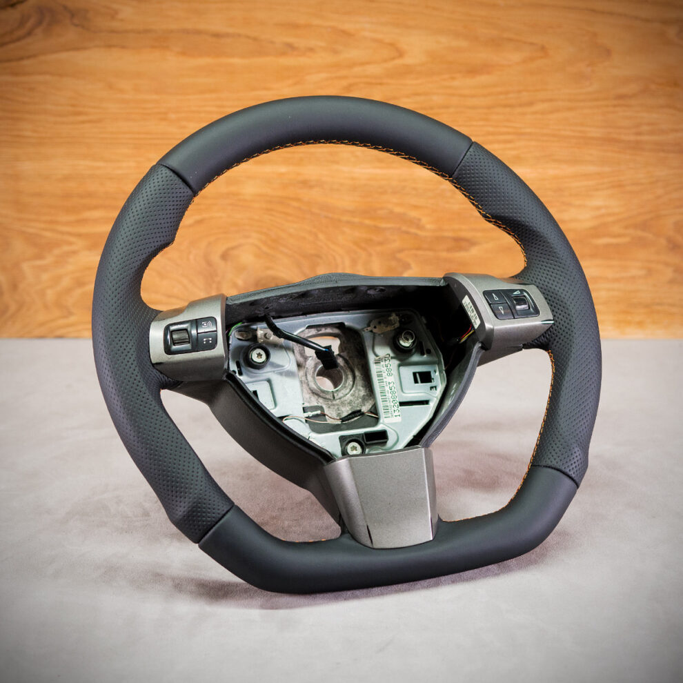 Modyfikacja i obszycie kierownicy Opel Vectra C
