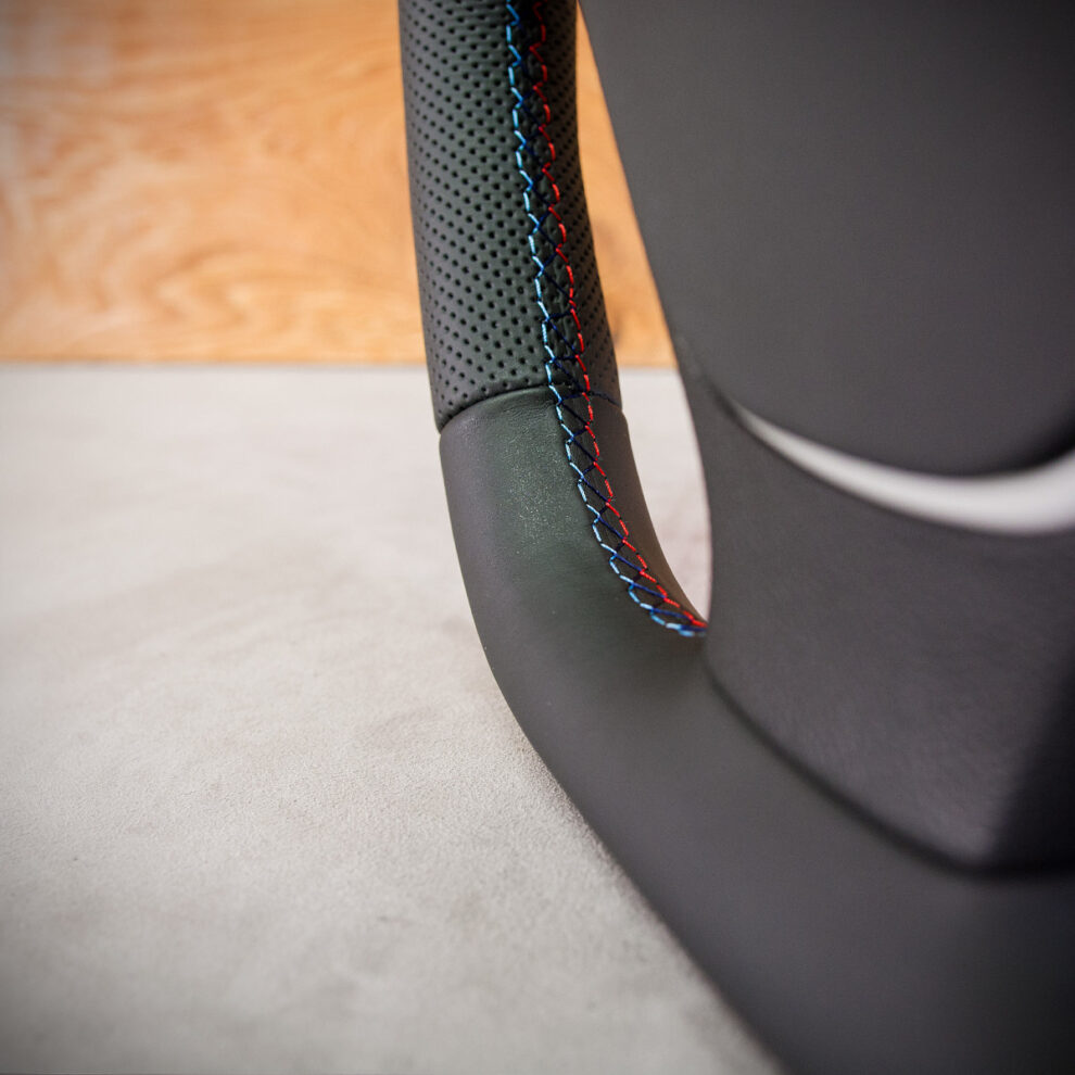 Modyfikacja i obszycie kierownicy BMW X5 E70