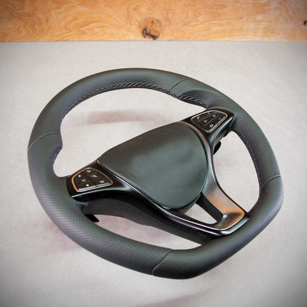 Modyfikacja i obszycie kierownicy Mercedes-Benz GLS X166