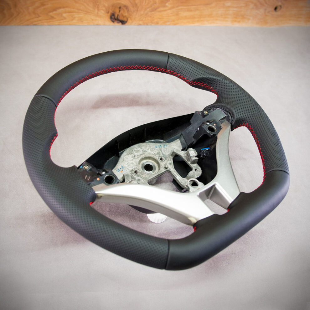 Modyfikacja i obszycie kierownicy Mitsubishi L200
