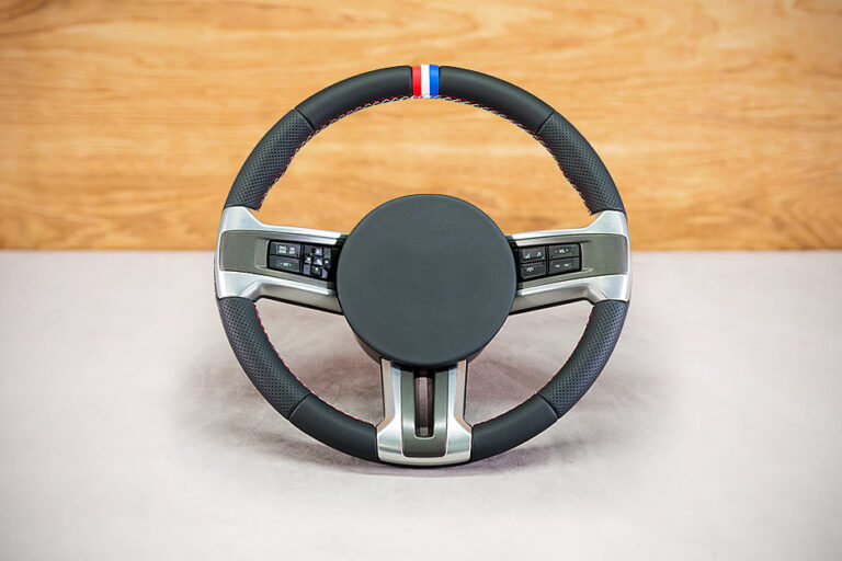 Obszycie kierownicy Ford Mustang V