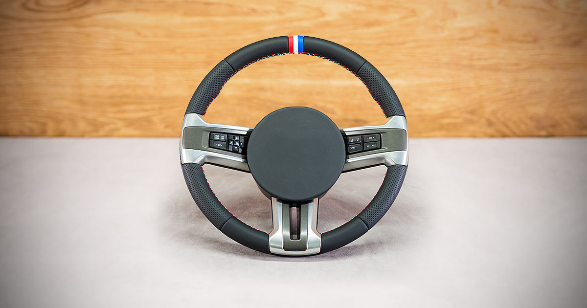 Obszycie kierownicy Ford Mustang V