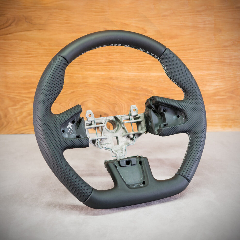 Modyfikacja i obszycie kierownicy Renault Master IV