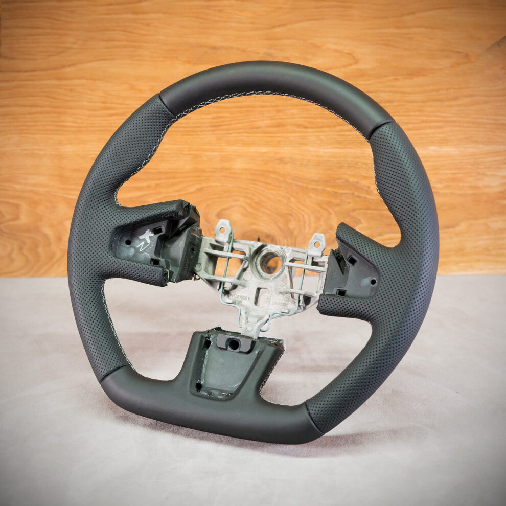 Modyfikacja i obszycie kierownicy Renault Master IV