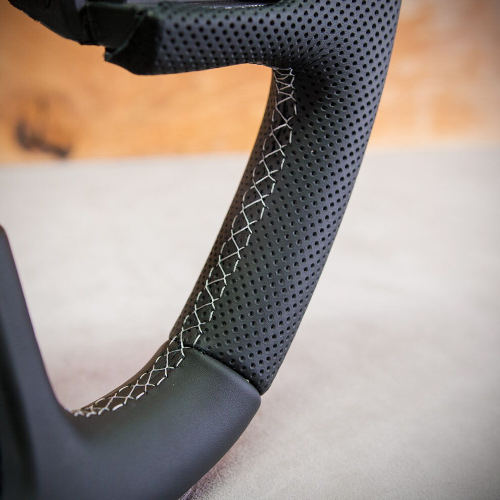 Modyfikacja i obszycie kierownicy Renault Master IV