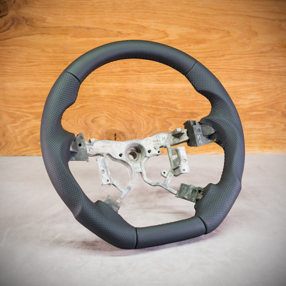 Modyfikacja i obszycie kierownicy Toyota Hilux