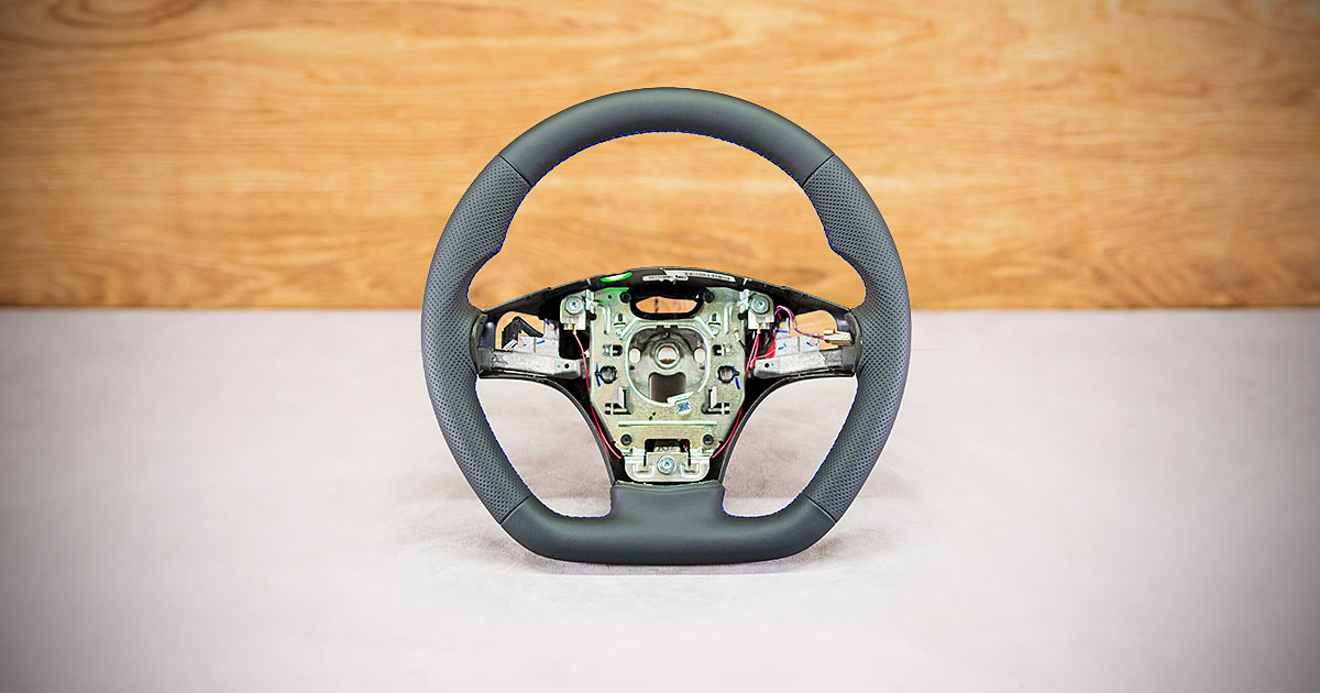 Modyfikacja i obszycie kierownicy Chevrolet Corvette C6