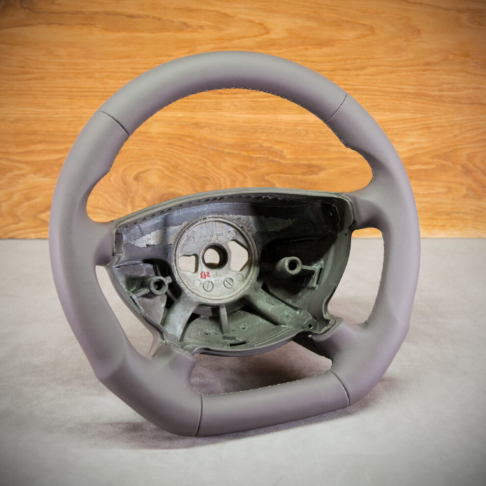 Modyfikacja i obszycie kierownicy Mercedes-Benz W211