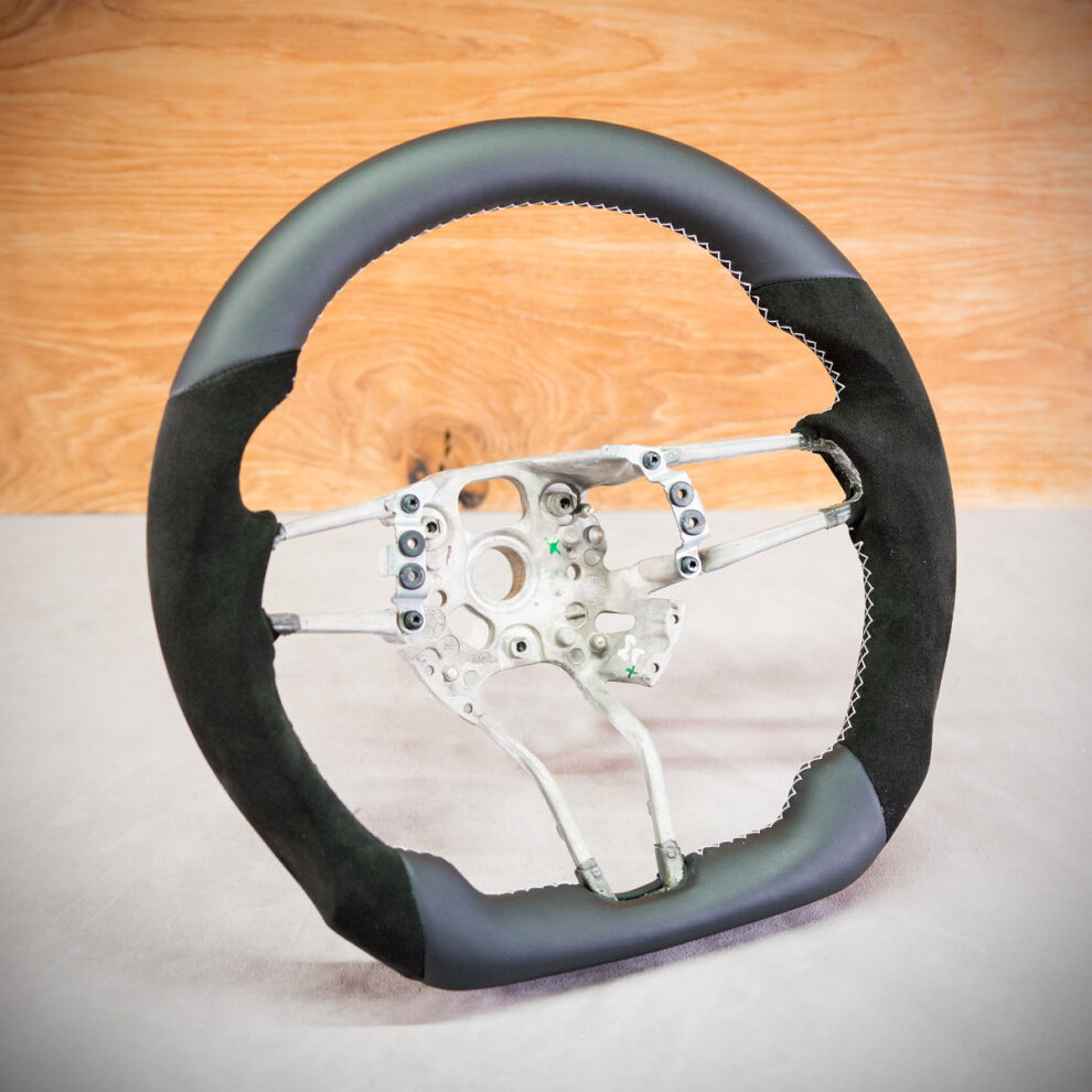 Modyfikacja i obszycie kierownicy Porsche Cayenne