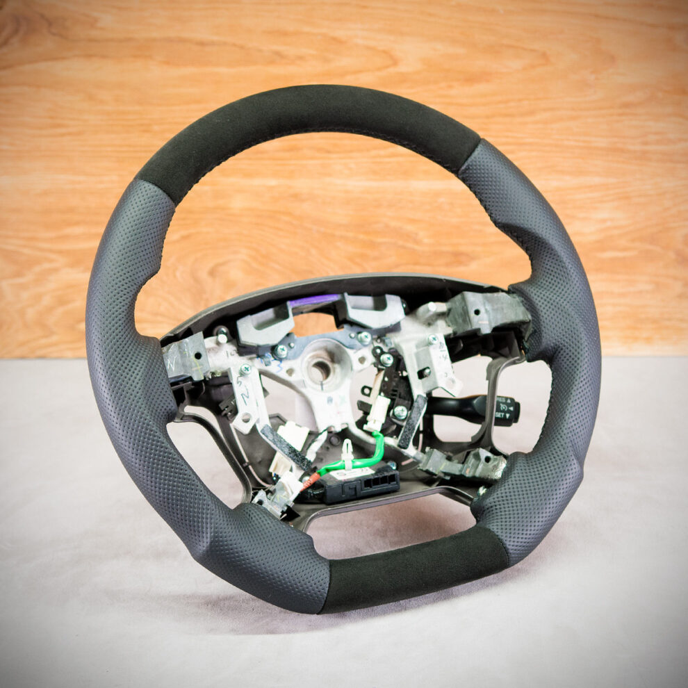Modyfikacja i obszycie kierownicy Toyota Land Cruiser