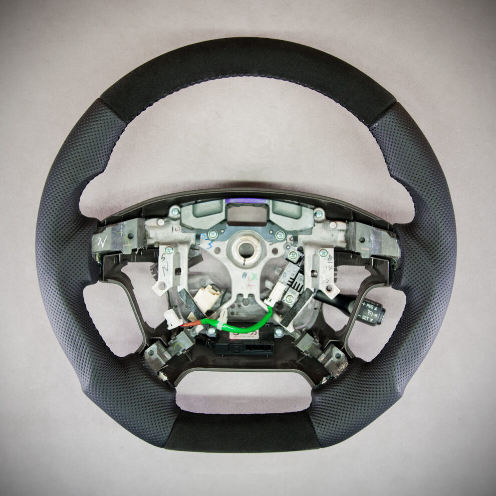 Modyfikacja i obszycie kierownicy Toyota Land Cruiser