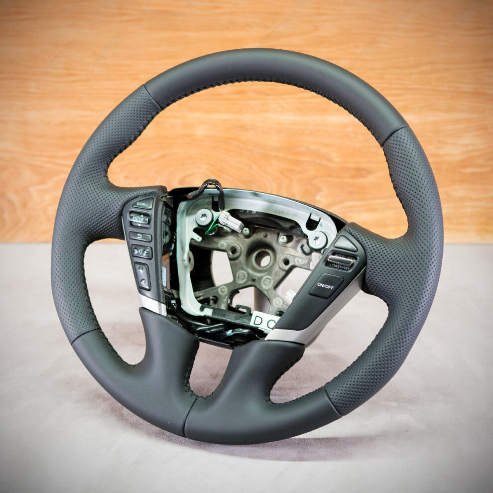 Obszycie kierownicy Nissan Murano