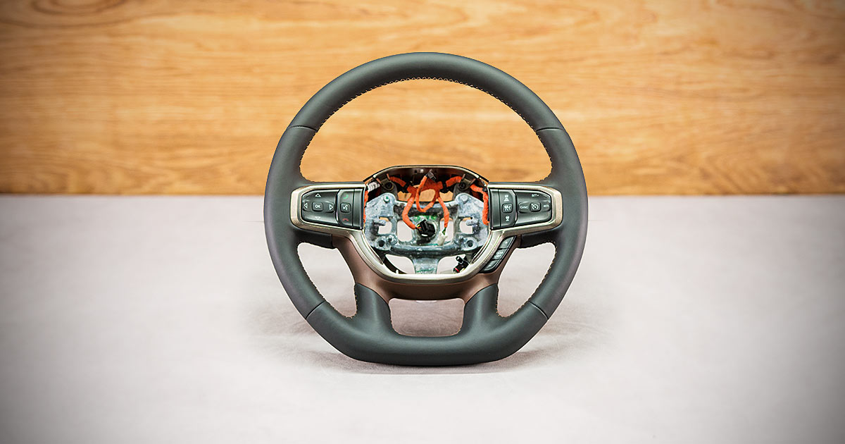 Modyfikacja i obszycie kierownicy Dodge RAM Modyfikacja i obszycie kierownicy Dodge RAM