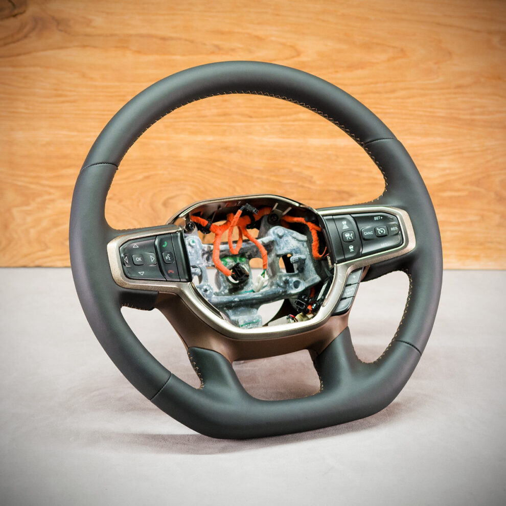 Modyfikacja i obszycie kierownicy Dodge RAM