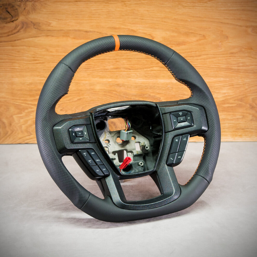 Modyfikacja i obszycie kierownicy Ford F150
