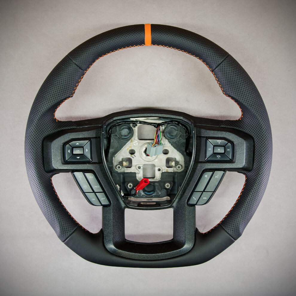 Modyfikacja i obszycie kierownicy Ford F150
