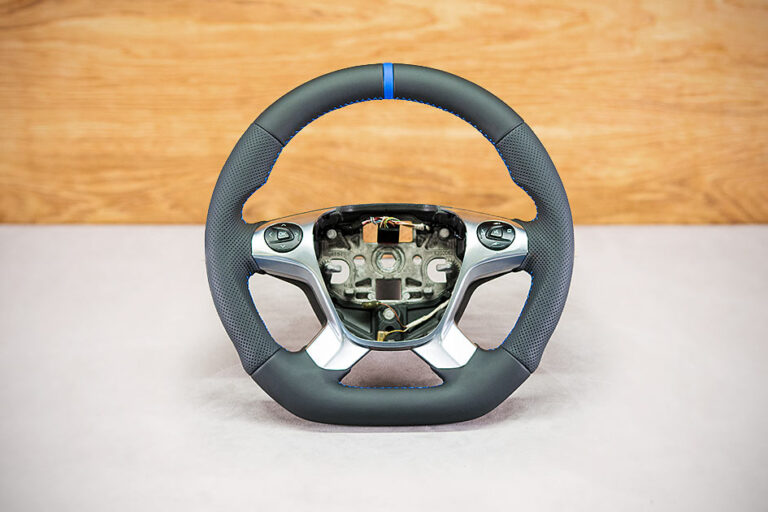 Modyfikacja i obszycie kierownicy Ford Transit Connect