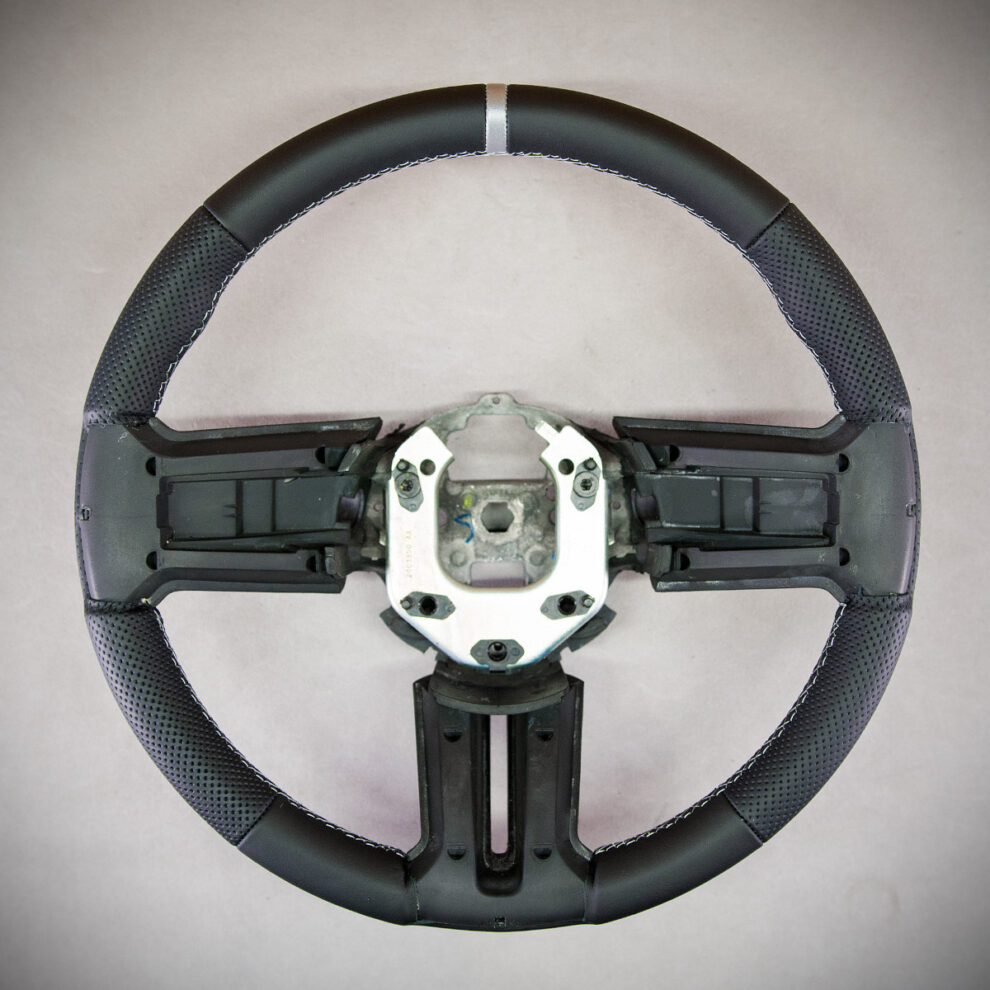 Obszycie kierownicy Ford Mustang V