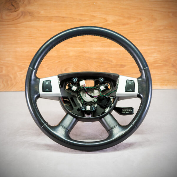 Kierownica Jeep Grand Cherokee III przed obszyciem