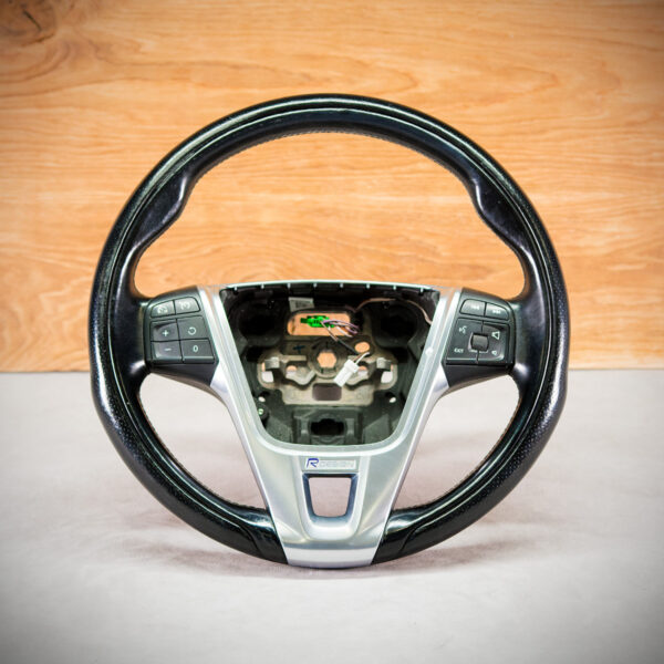 Kierownica Volvo S60 przed obszyciem