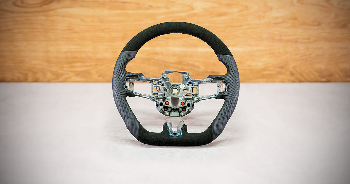 Modyfikacja i obszycie kierownicy Ford Mustang VI