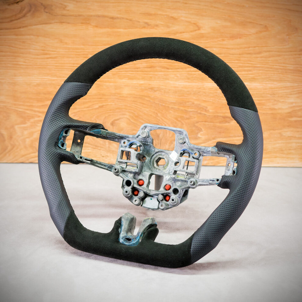 Modyfikacja i obszycie kierownicy Ford Mustang VI