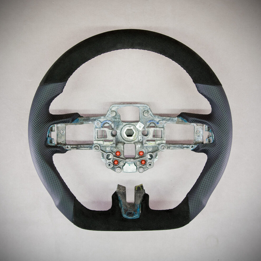 Modyfikacja i obszycie kierownicy Ford Mustang VI
