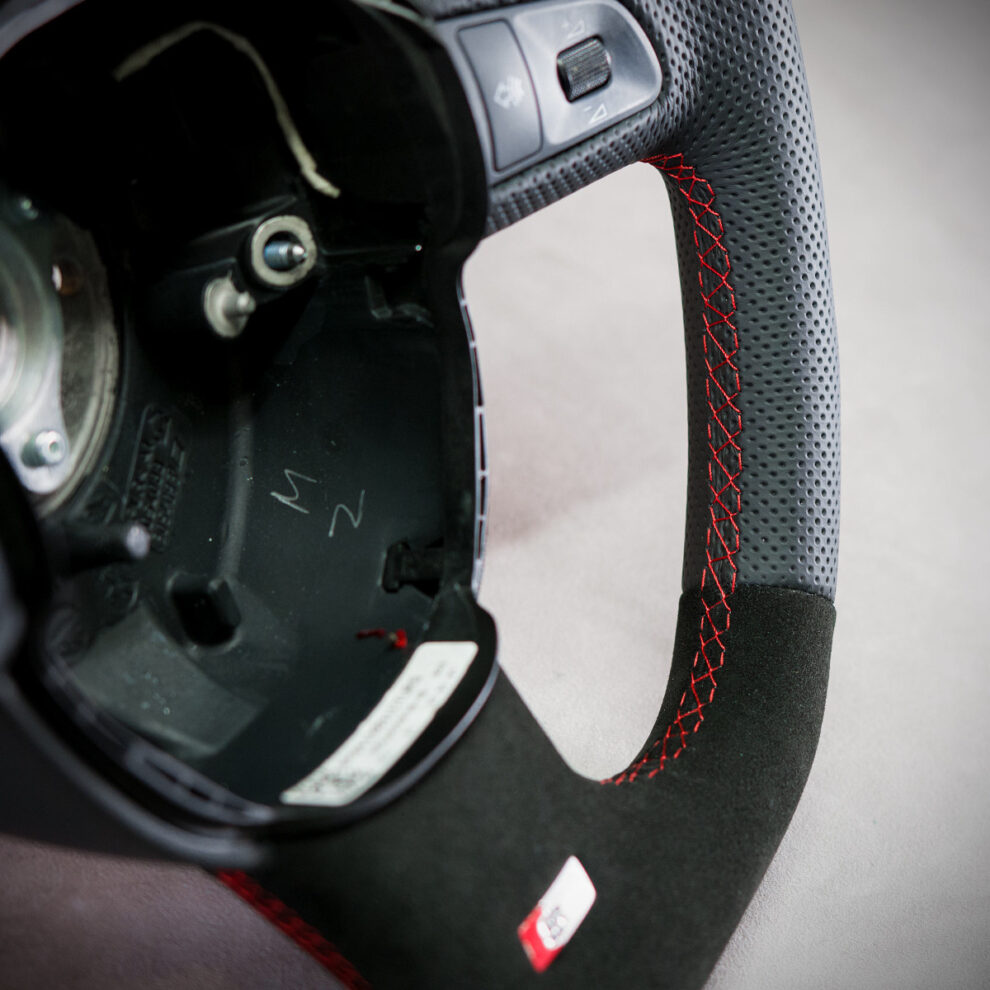 Modyfikacja i obszycie kierownicy Audi A3 8P