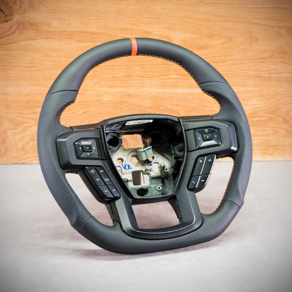 Modyfikacja i obszycie kierownicy Ford F150