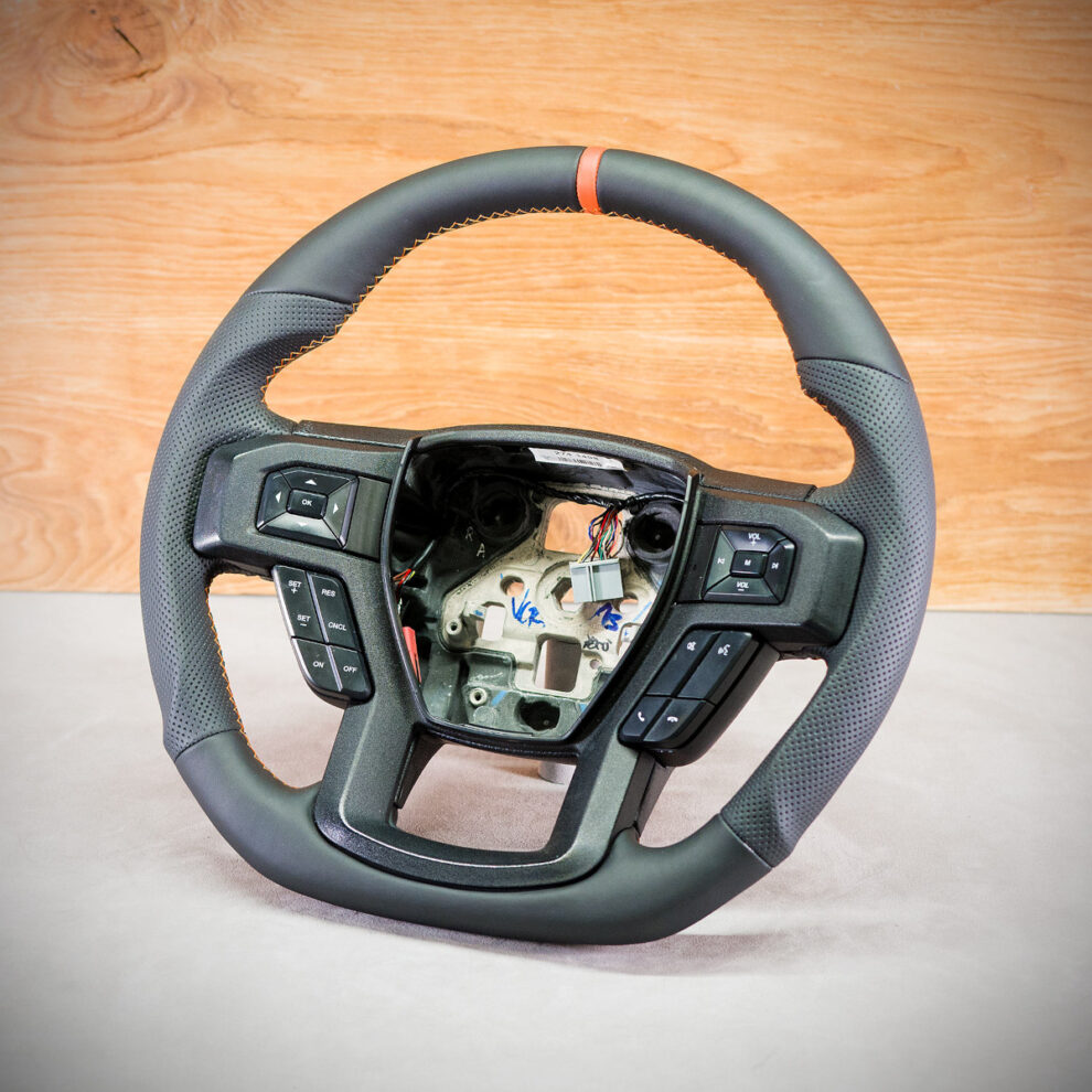 Modyfikacja i obszycie kierownicy Ford F150