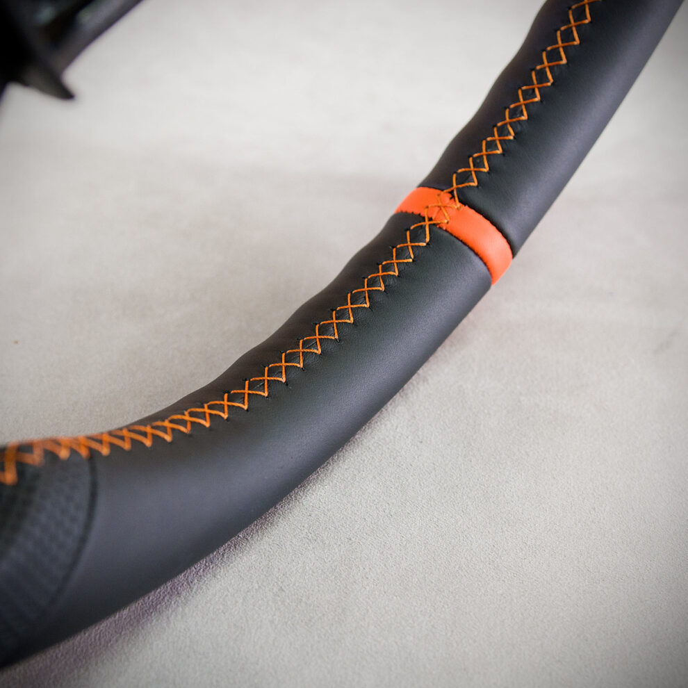 Modyfikacja i obszycie kierownicy Ford F150