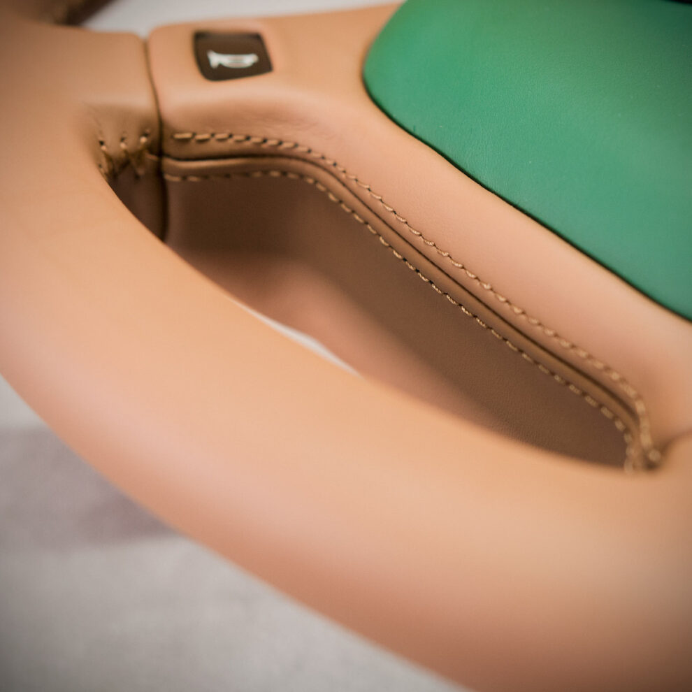 Modyfikacja i obszycie kierownicy Jaguar XJS