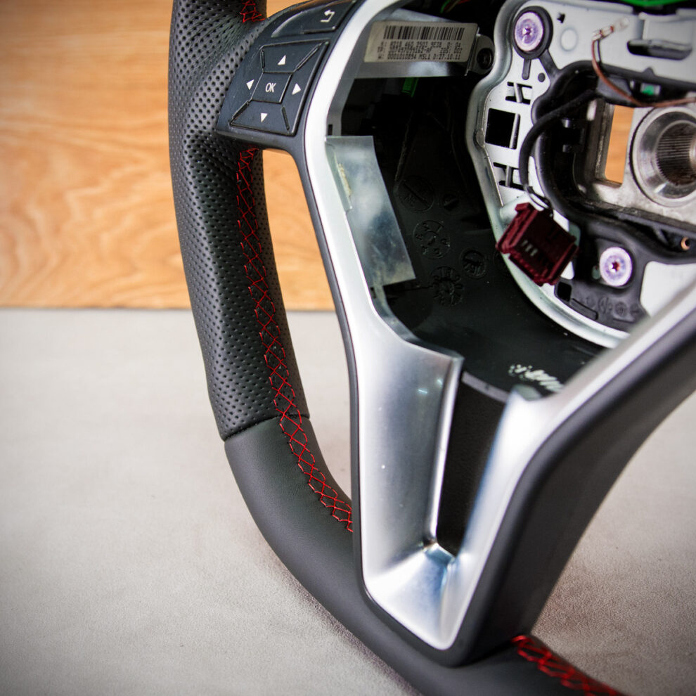 Modyfikacja i obszycie kierownicy Mercedes-Benz W205