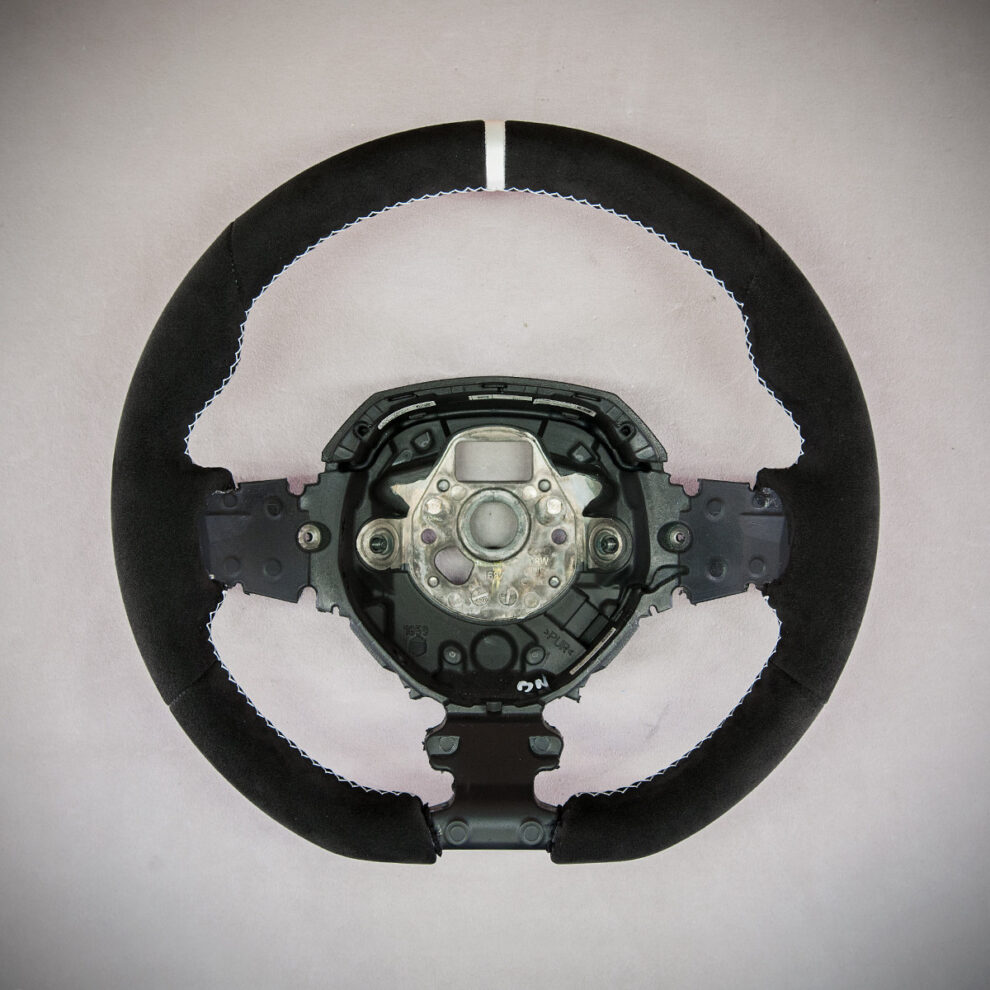 Obszycie kierownicy Lamborghini Aventador